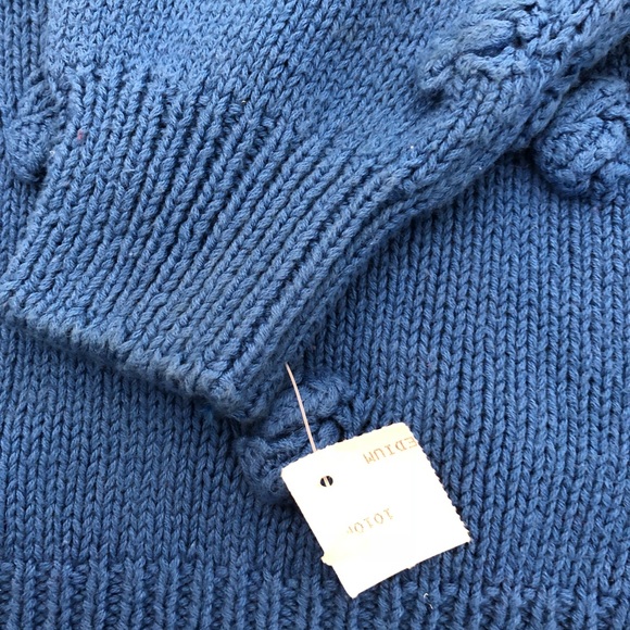 Fuzzy ball appliqué sweater - Picture 4 of 5